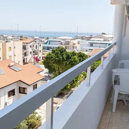 Wonderful Sea View Marina 拉纳卡